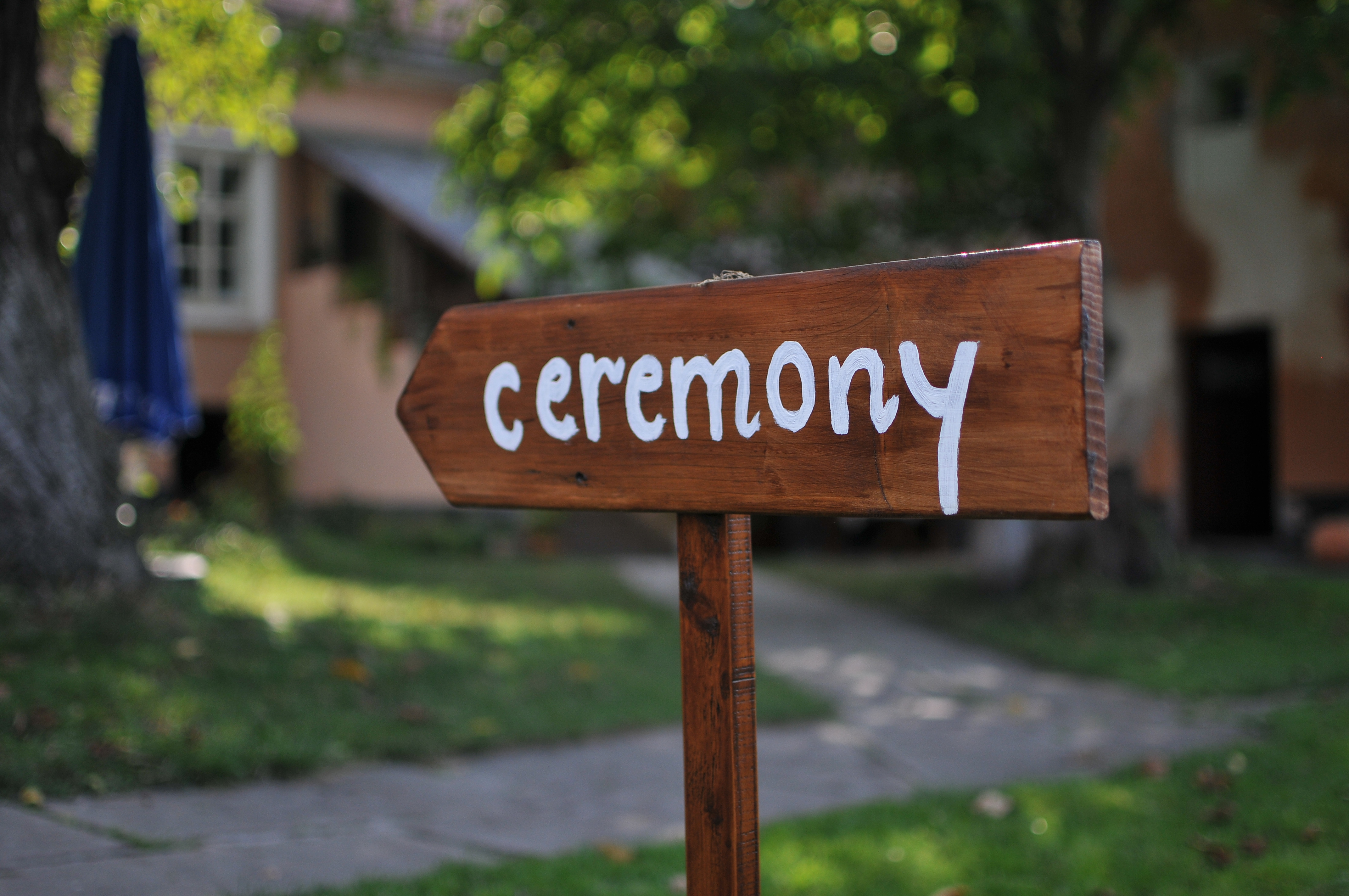 Handwritten signs in front of the church. Photo credit: Alex, Sever Sound 